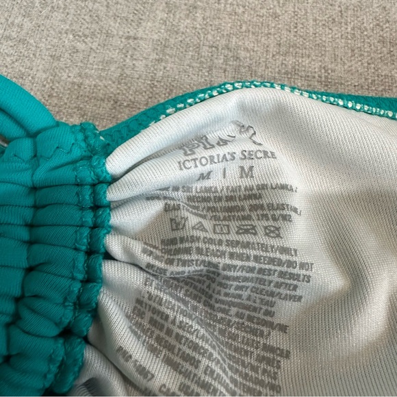 Cheeky scrunch bottom bikini - Picture 3 of 3